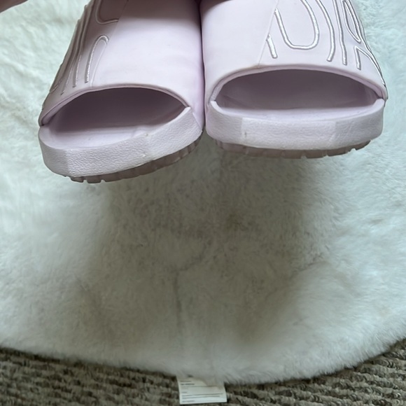 Jordan’ Slides - Picture 3 of 9